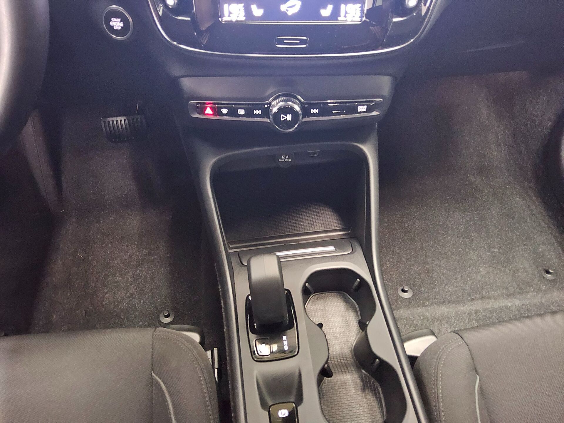 Volvo XC40 T4 Recharge Momentum Navi LED 6