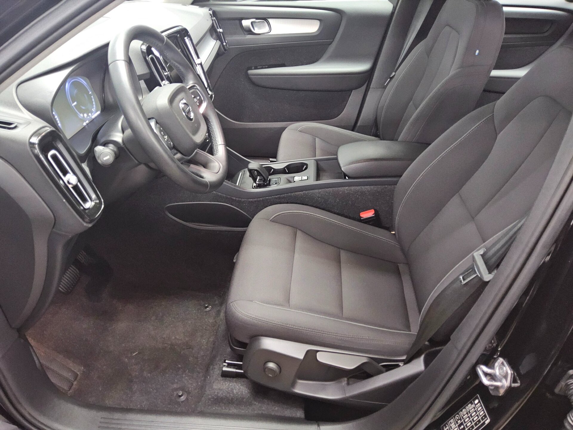 Volvo XC40 T4 Recharge Momentum Navi LED 9