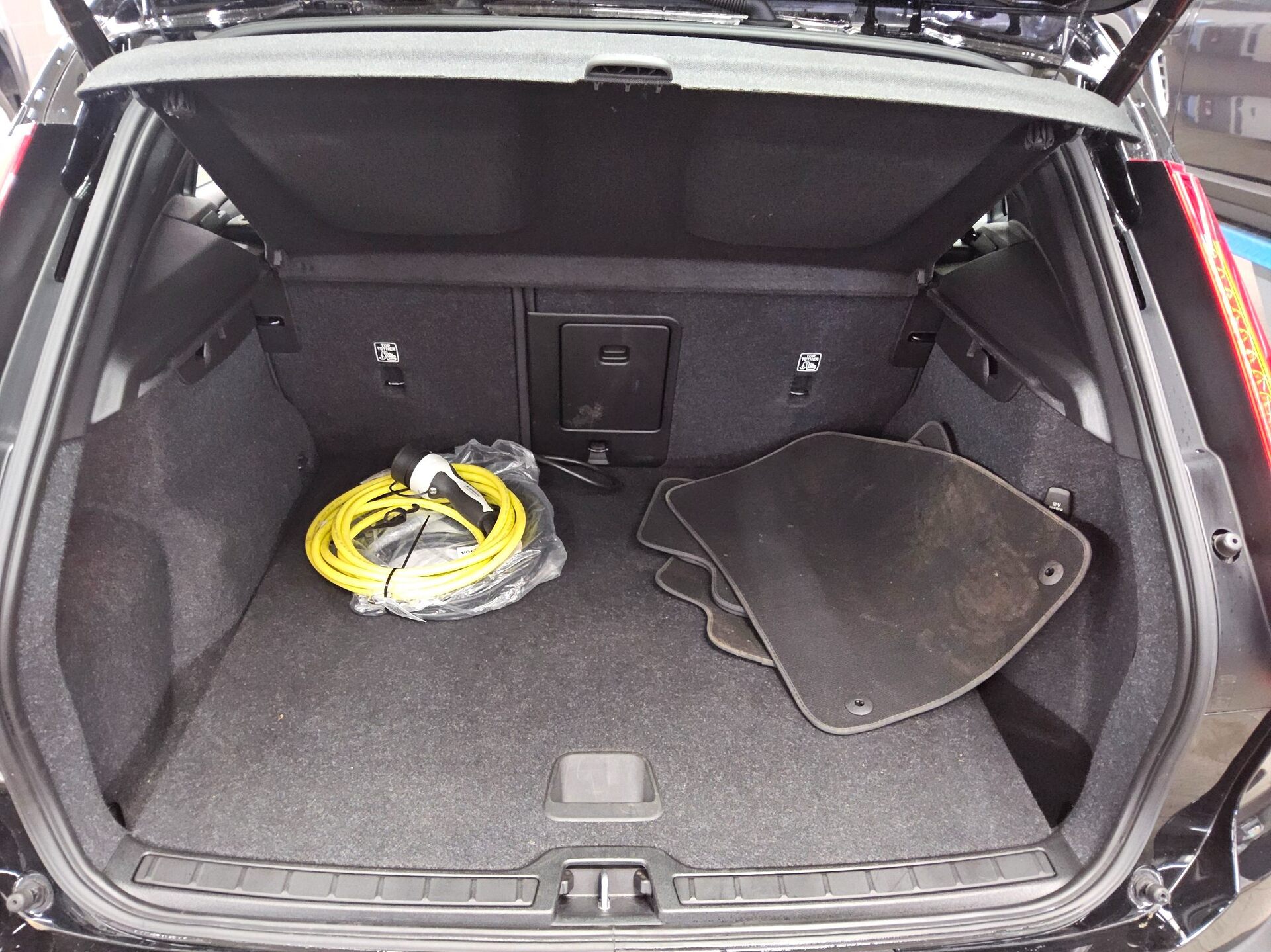 Volvo XC40 T4 Recharge Momentum Navi LED 12