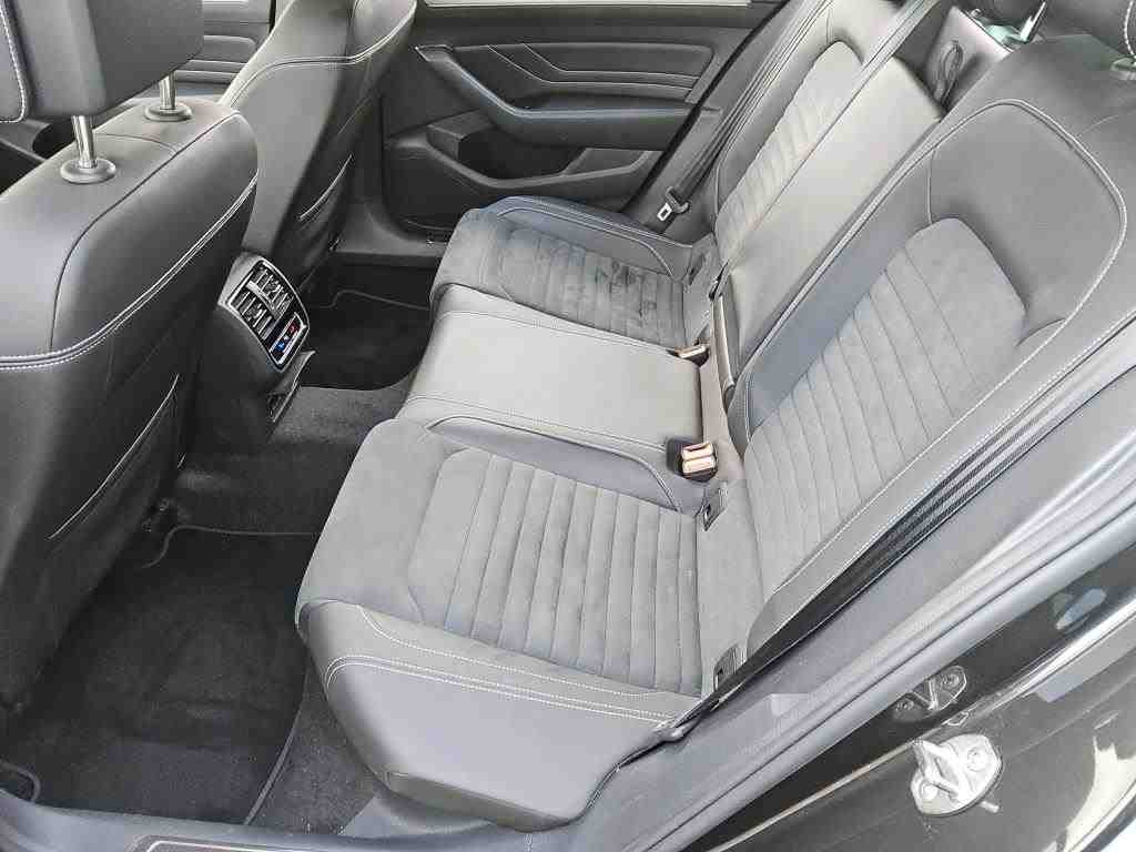 Volkswagen Passat Variant 2.0 TDI Elegance Navi AID Matrix 9