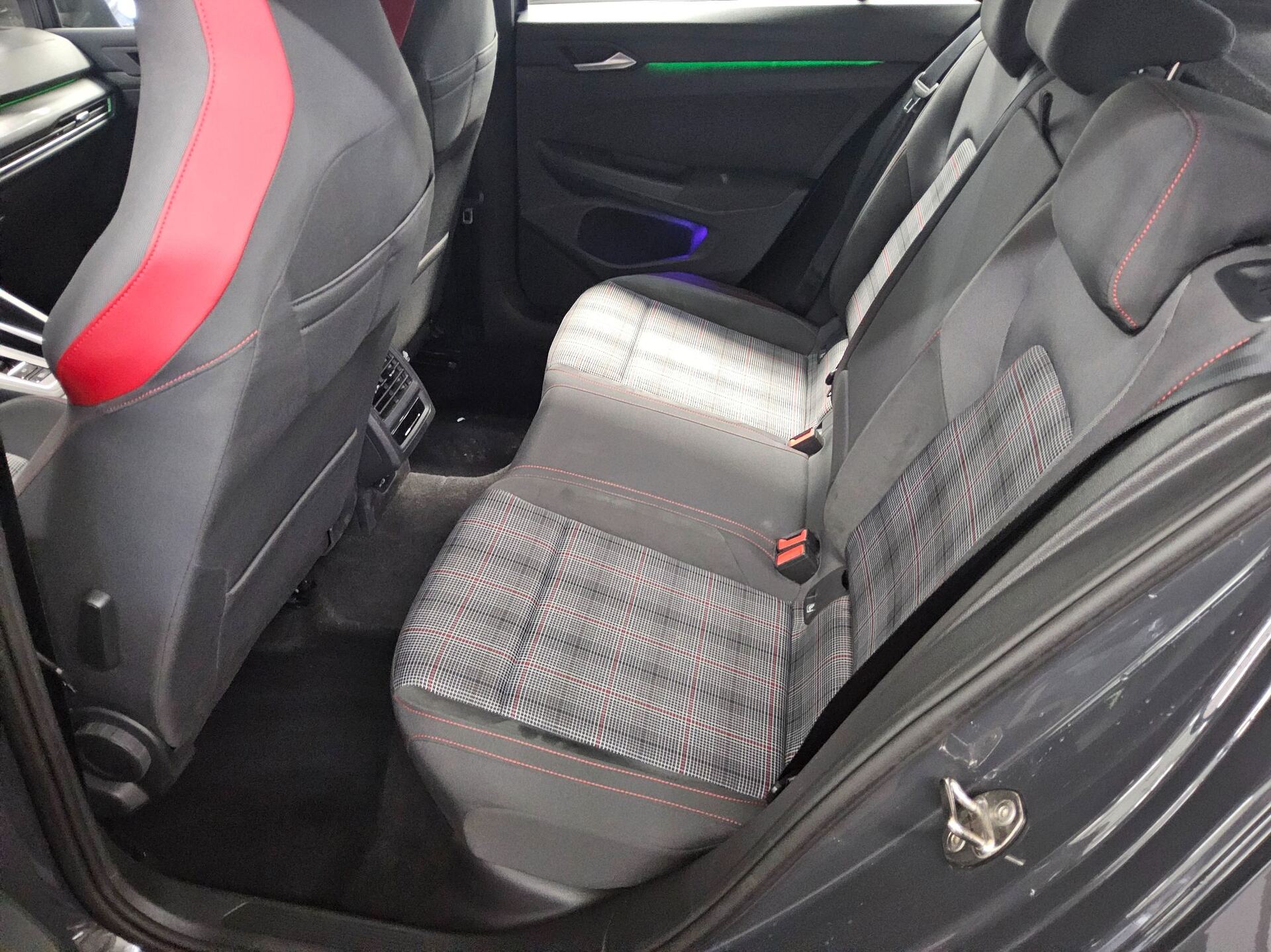 Volkswagen Golf-8 2.0 TSI GTI Navi LED AID RFK 13