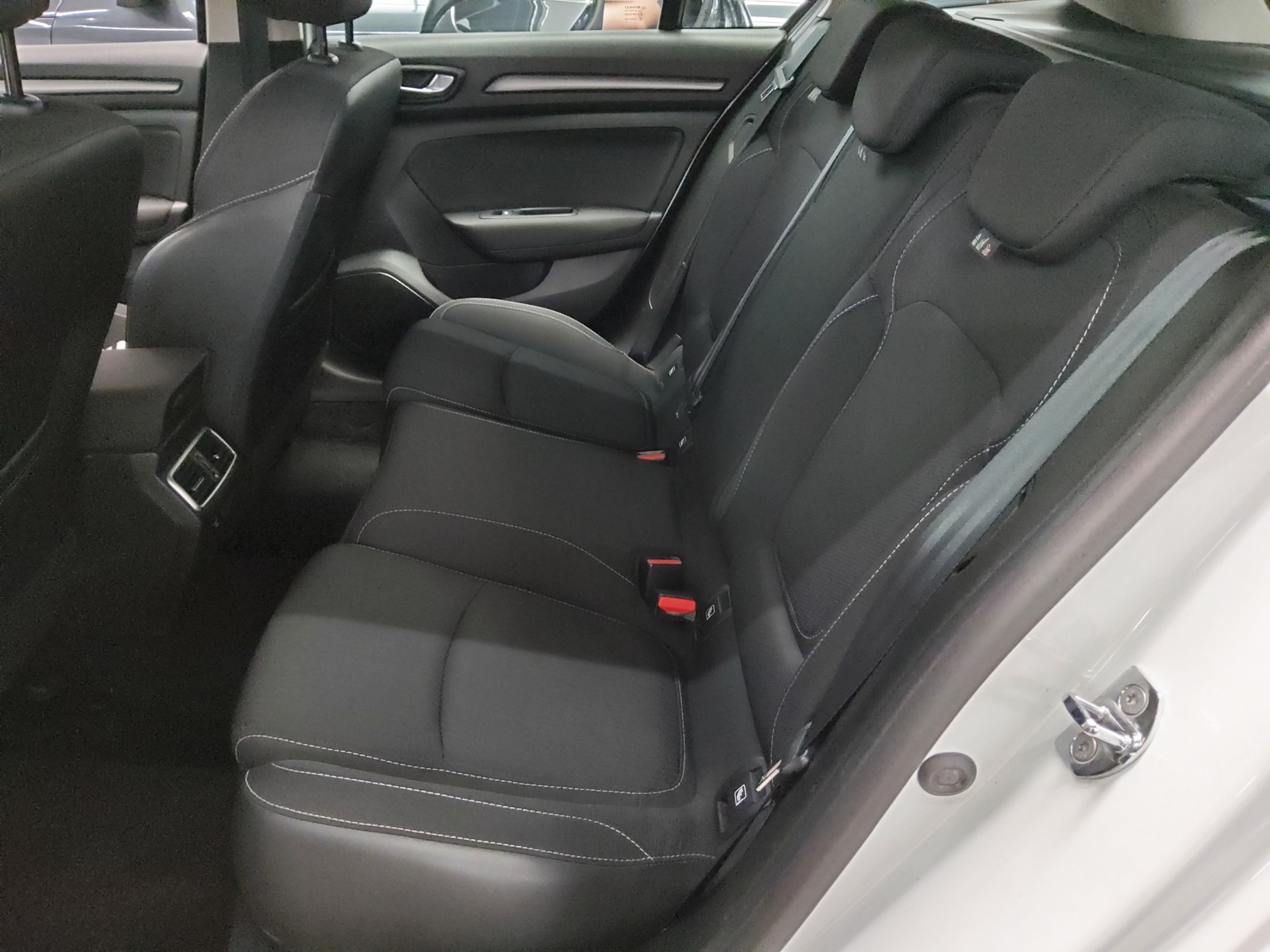 Renault Megane Grandtour 1.3 TCe Zen Navi LED AHK Tempo 13