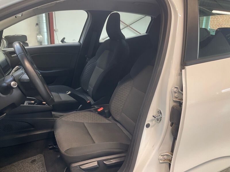 Renault Clio 0.9 TCe NAVI KLIMAAUT SHZ LED SPURHALTE 7