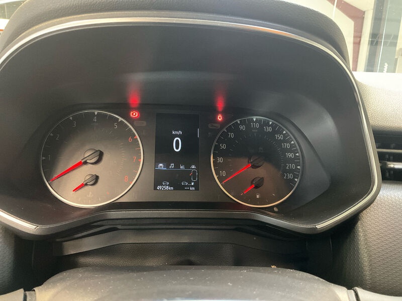 Renault Clio 0.9 TCe NAVI KLIMAAUT SHZ LED SPURHALTE 9