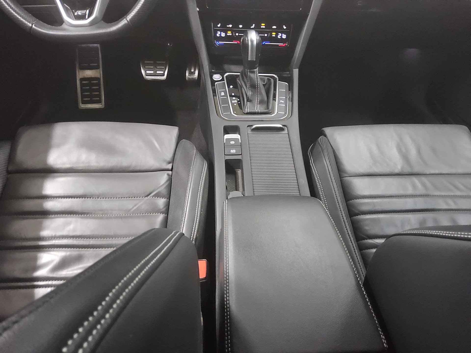 Volkswagen Passat Var. 2.0 TDI R-Line Navi Matrix AHK H/K 6