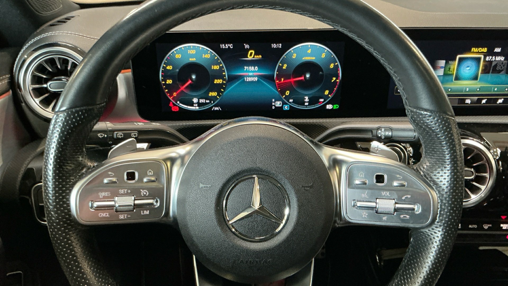 Mercedes-Benz CLA 200 SB AMG-Line T-LEDER NAVI LED PANO SHZ 7