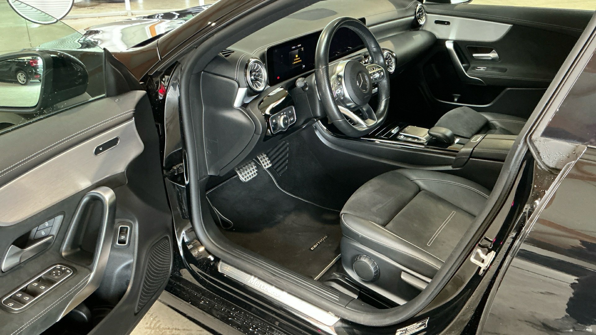 Mercedes-Benz CLA 200 SB AMG-Line T-LEDER NAVI LED PANO SHZ 5
