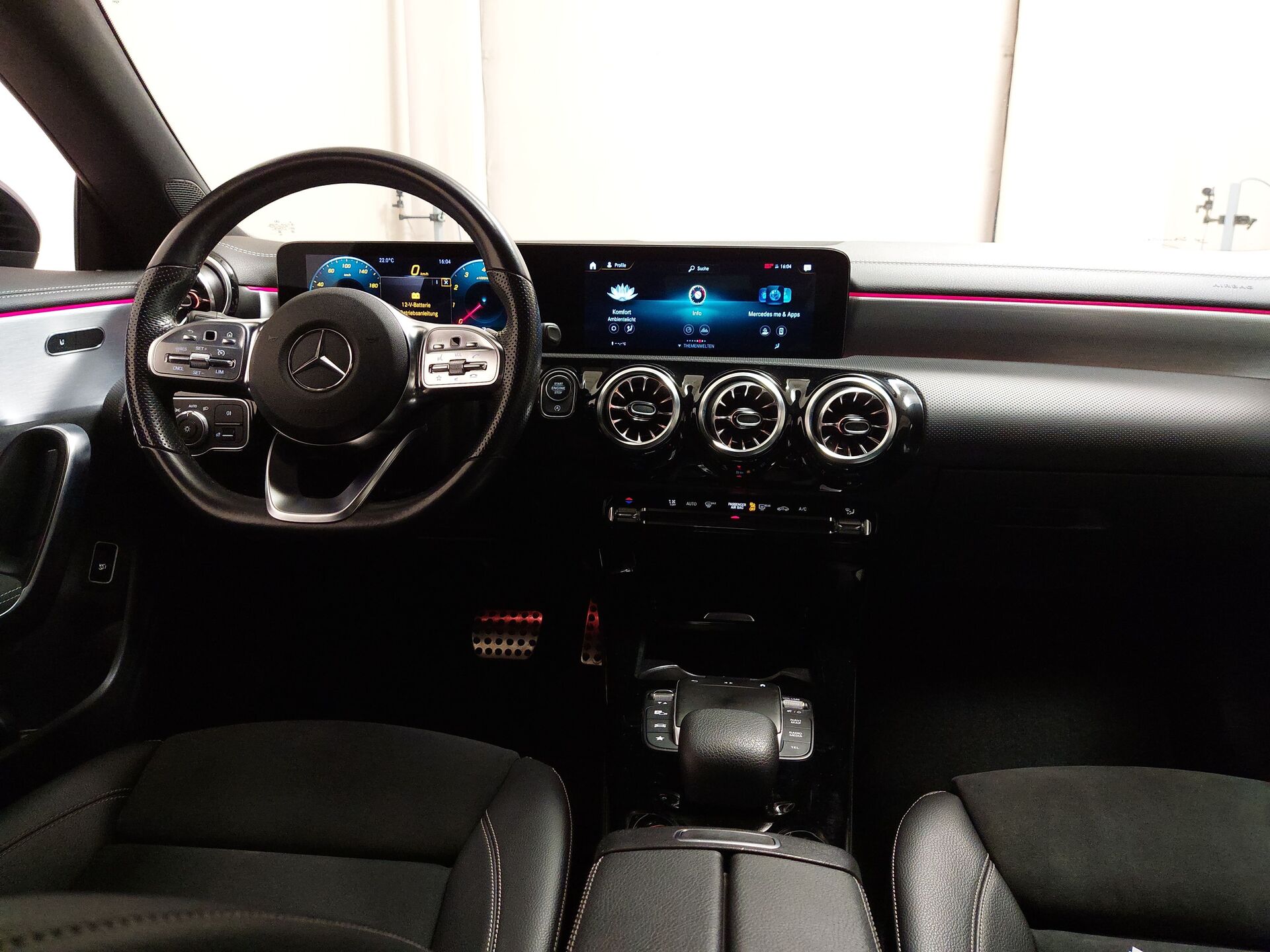 Mercedes-Benz 200 AMG-Line Night Navi LED Pano RFK 16
