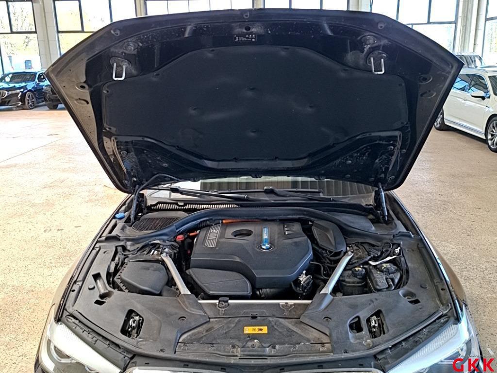 BMW 530e Sport-Line NAVI KLIMAAUT LED SPORTSITZE SHZ 12