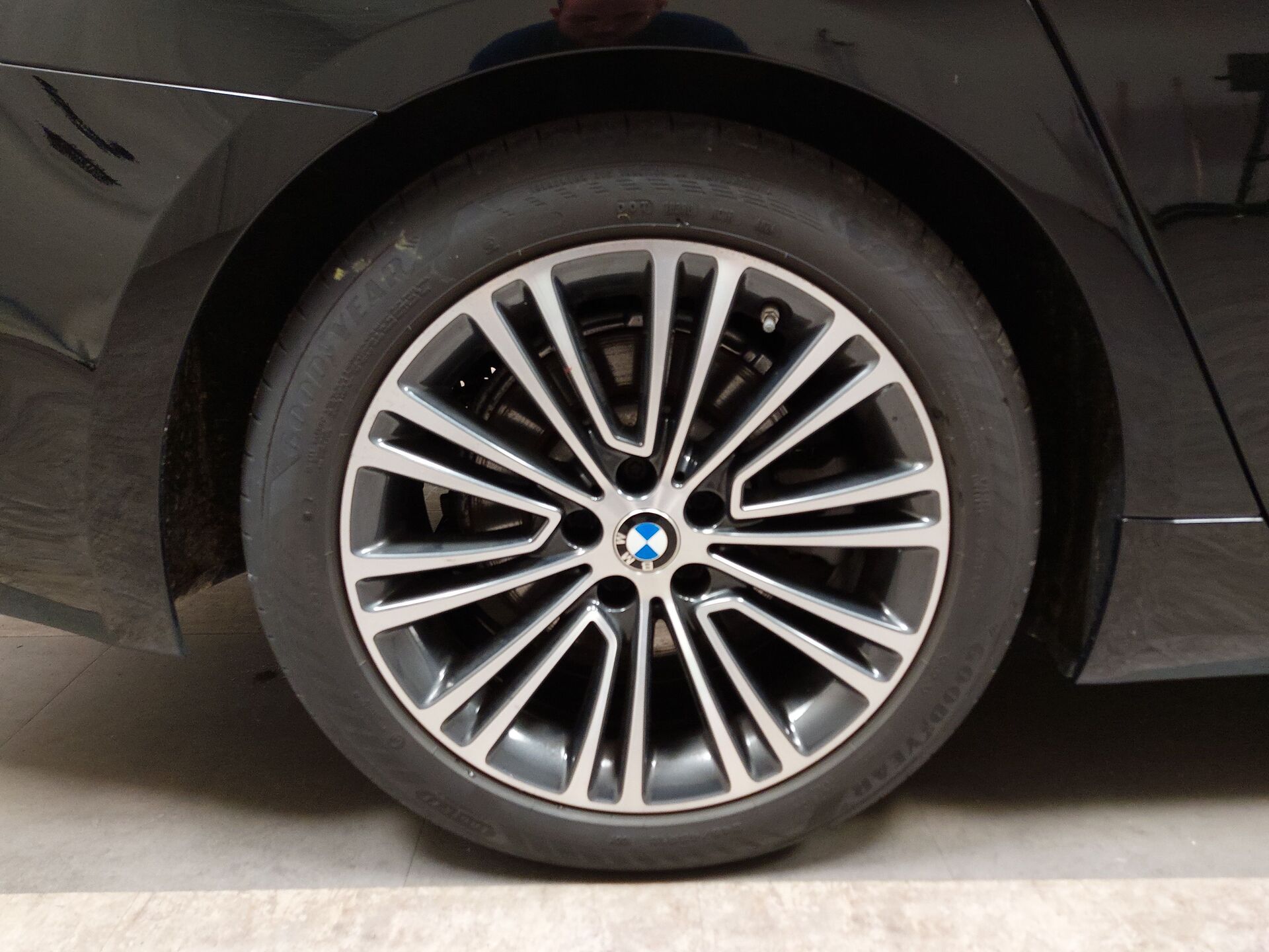 BMW 530 Sport-Line T-Leder Navi LC Pro LED 11