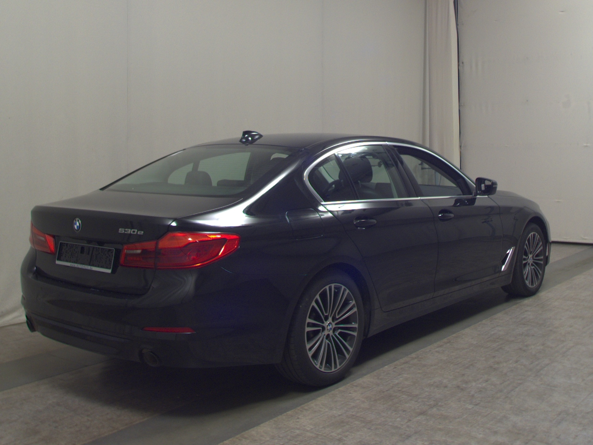 BMW 530 Sport-Line T-Leder Navi LC Pro LED 4