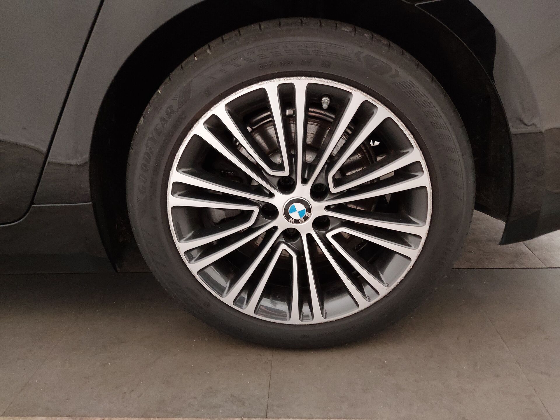BMW 530 Sport-Line T-Leder Navi LC Pro LED 10