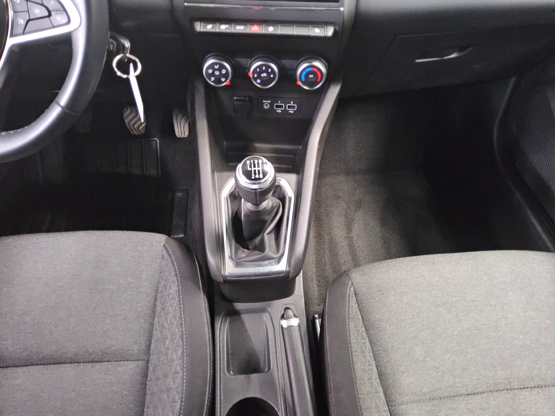 Renault Clio 1.0 Life LED AHK BT USB Tempomat Klima 6