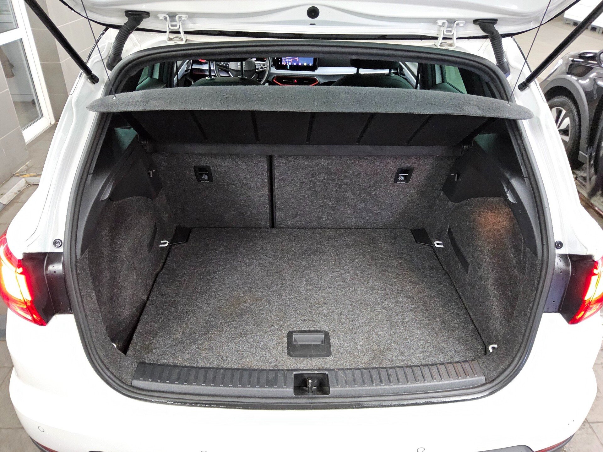 Seat Arona 1.0 TSI FR-Line Navi LED PDC SHZ 12