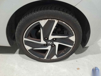 Hyundai i10 1.0 Trend NAVI SHZ PDC KAMERA 12