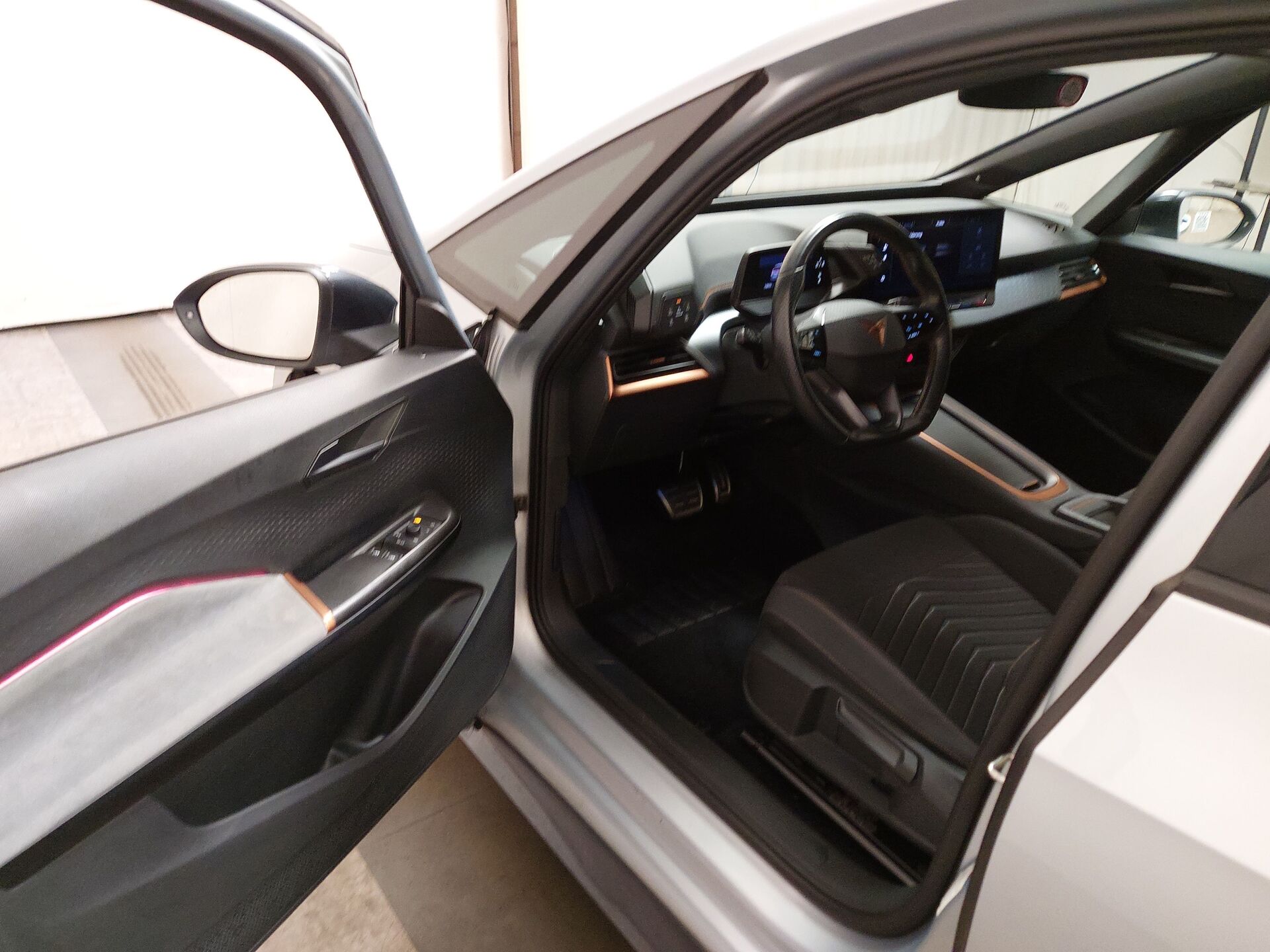 Cupra Born LED SPORTSITZE SHZ PDC KAMERA 14