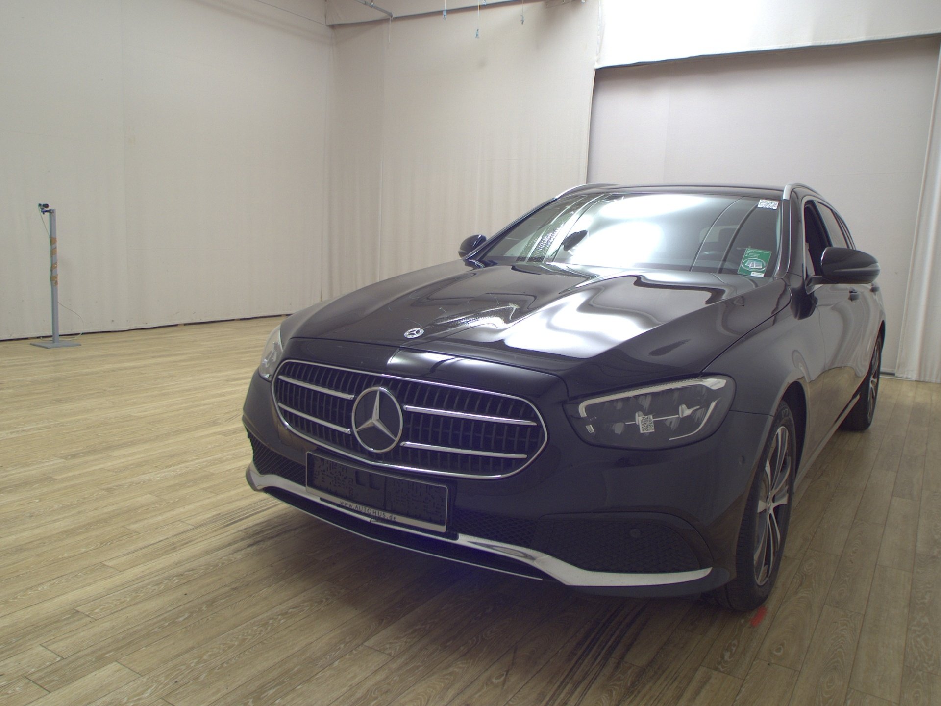 Mercedes-Benz E 300 T e Avantgarde Navi LED Widescreen AHK 2
