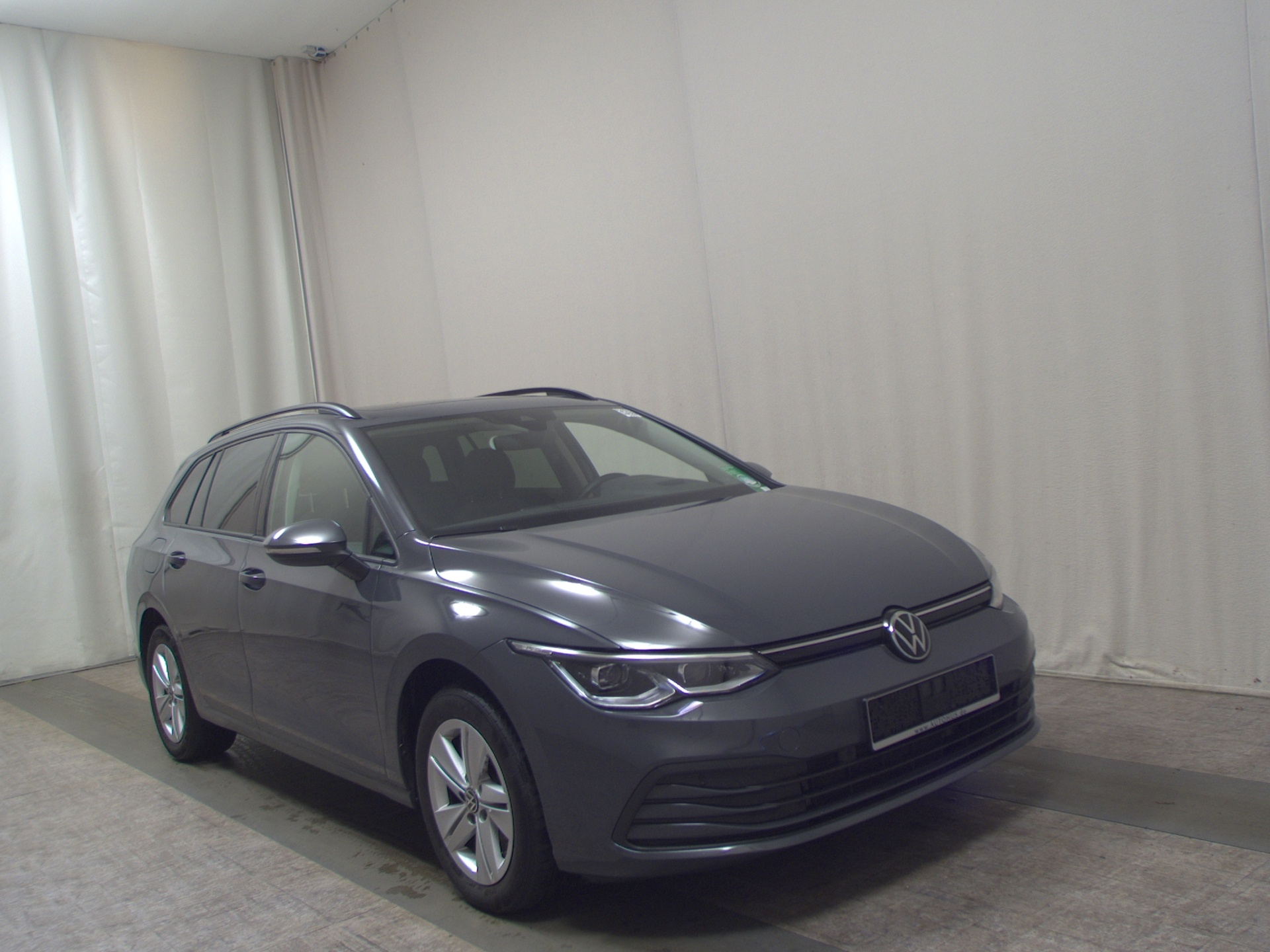 Volkswagen Golf-8 Var. 2.0 TDI Life Navi IQ.Light HuD Pano 3