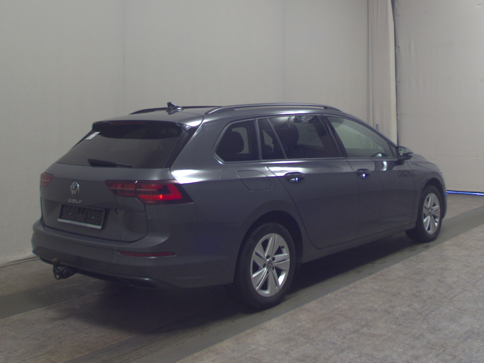 Volkswagen Golf-8 Var. 2.0 TDI Life Navi IQ.Light HuD Pano 4