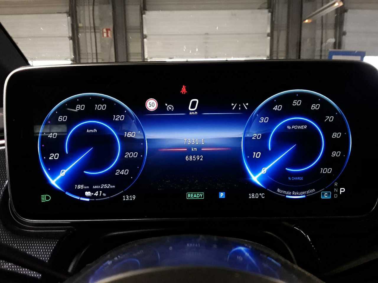 Mercedes-Benz EQE 300 NAVI LED LEDER SHZ RFK 9