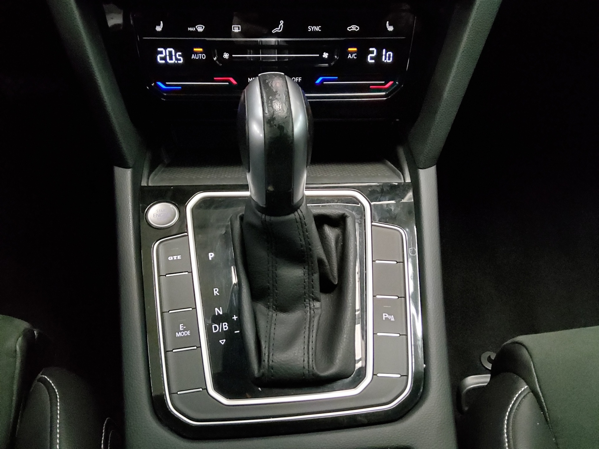 Volkswagen Passat Var. GTE 1.4 TSI Navi LED AID RfK ACC PDC 6