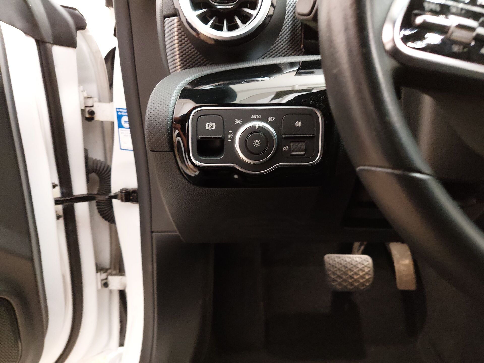 Mercedes-Benz 200 d 4M Progressive Navi MB-LED RFK 13