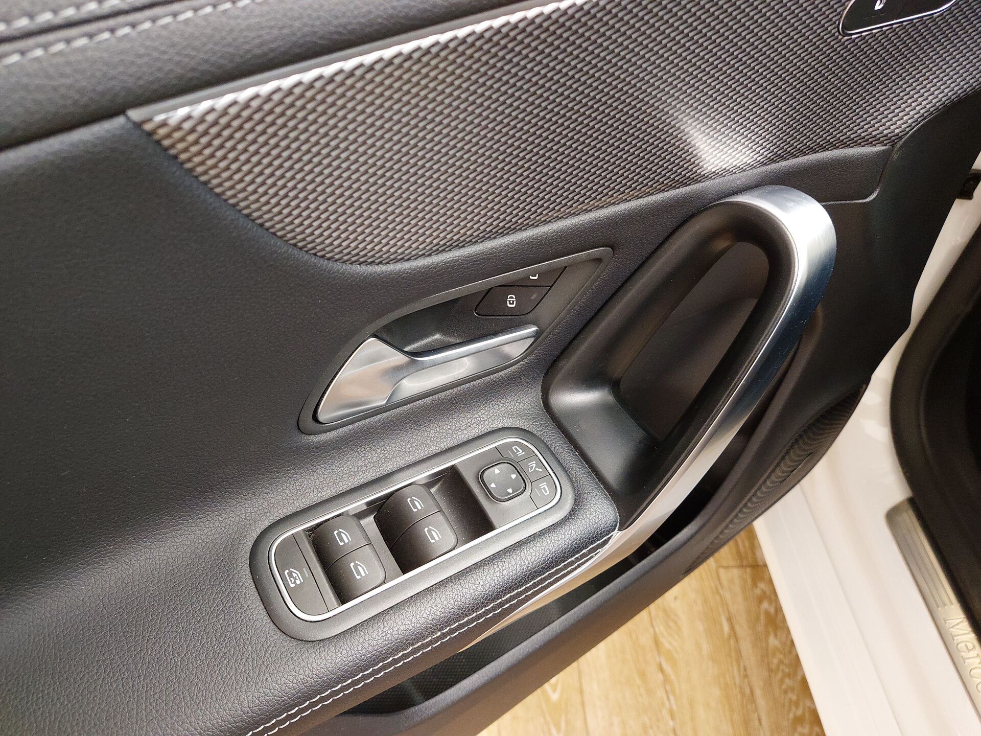Mercedes-Benz 200 d 4M Progressive Navi MB-LED RFK 14