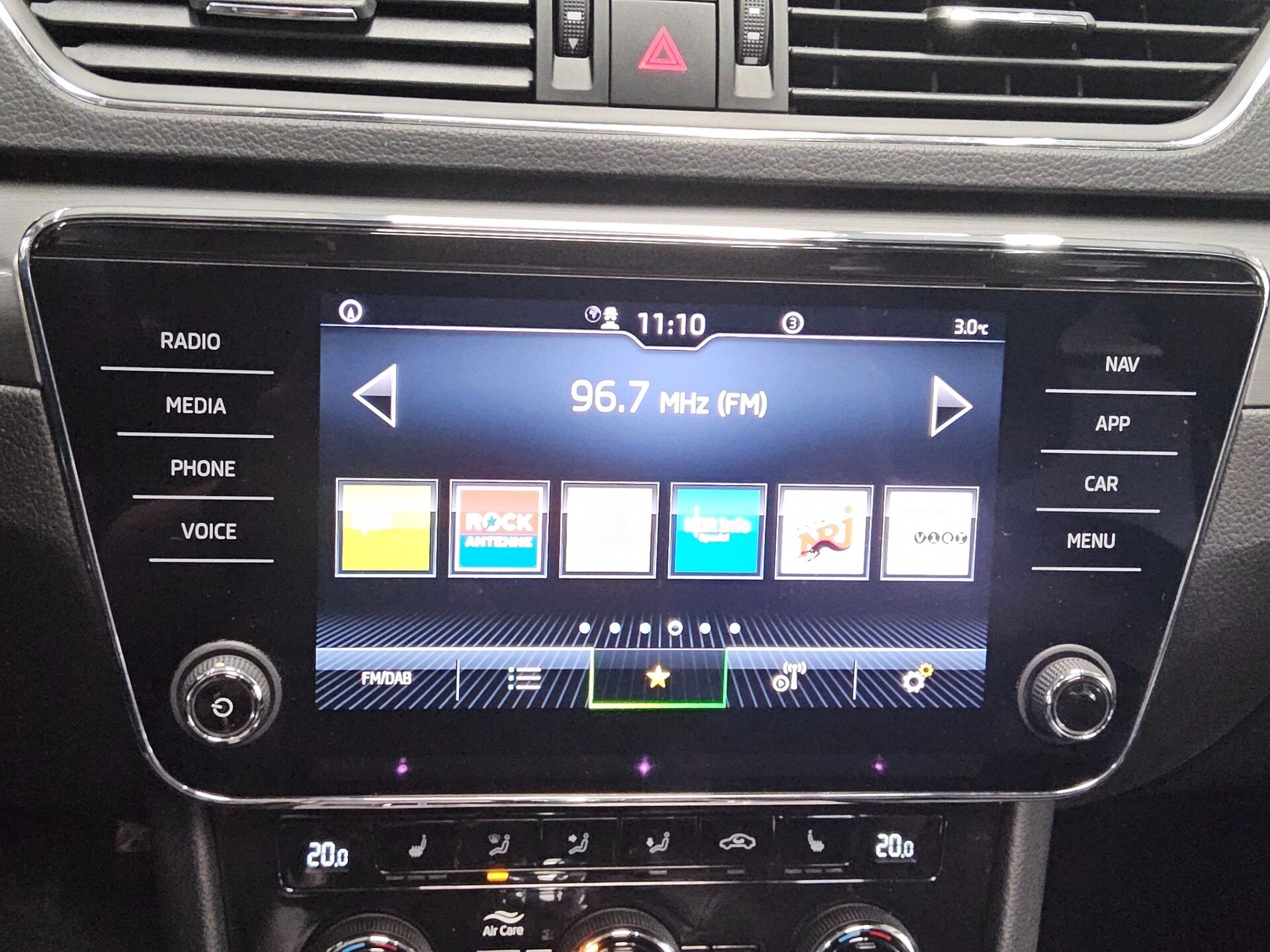 Skoda Superb Kombi 2.0 TDI Style Leder Navi LED Virtual Pano 360° 7