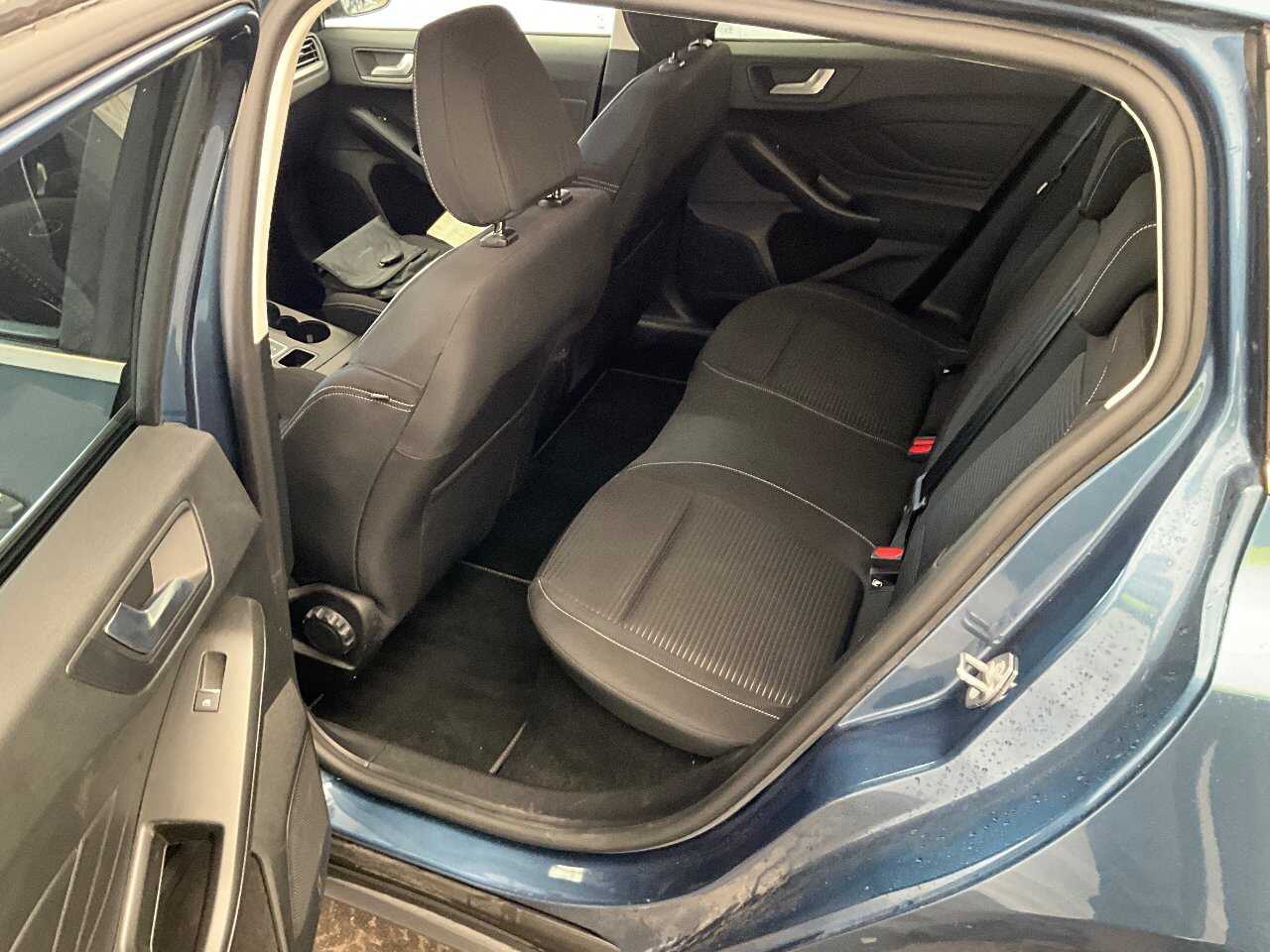 Ford Focus Turnier 1.5 EB Titanium X Navi LED DigiTacho AHK RFK 9