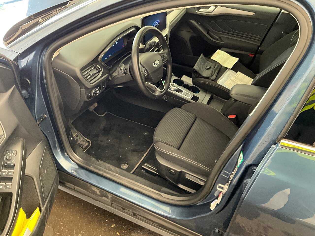 Ford Focus Turnier 1.5 EB Titanium X Navi LED DigiTacho AHK RFK 8