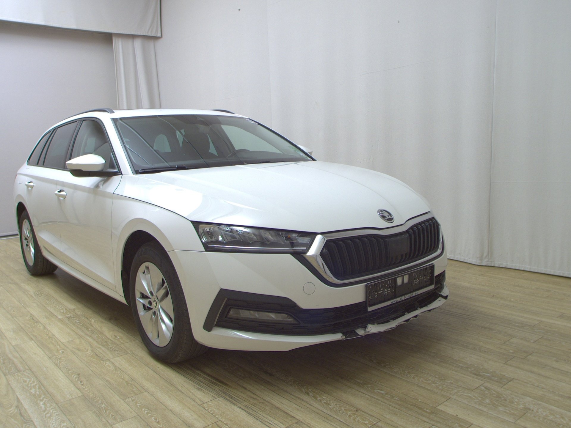 Skoda Octavia Kombi 2.0 TDI Ambition Navi LED vc Pano 3