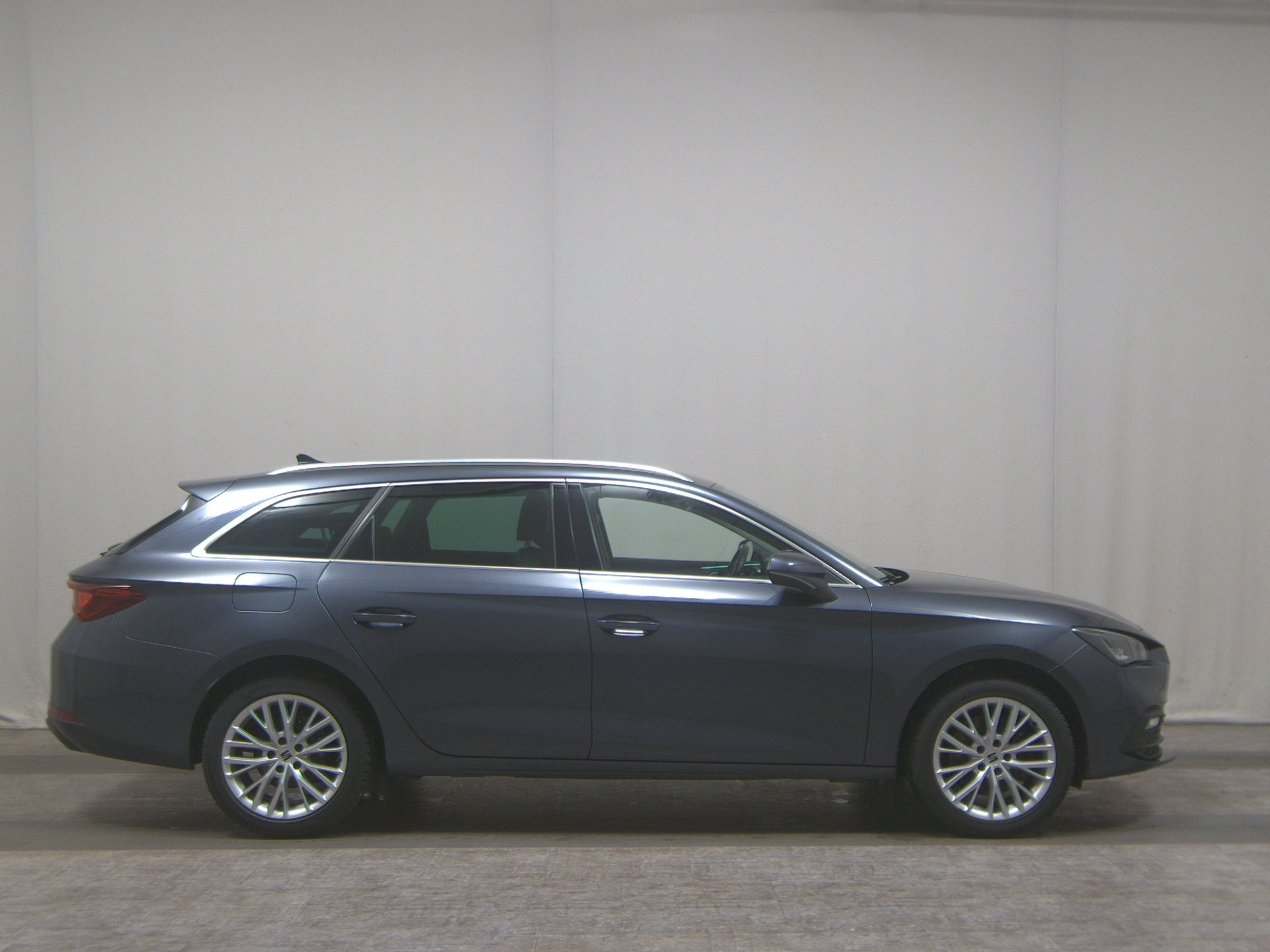 Seat Leon Sportstourer 2.0 TDI Xcellence Pano Sthzg