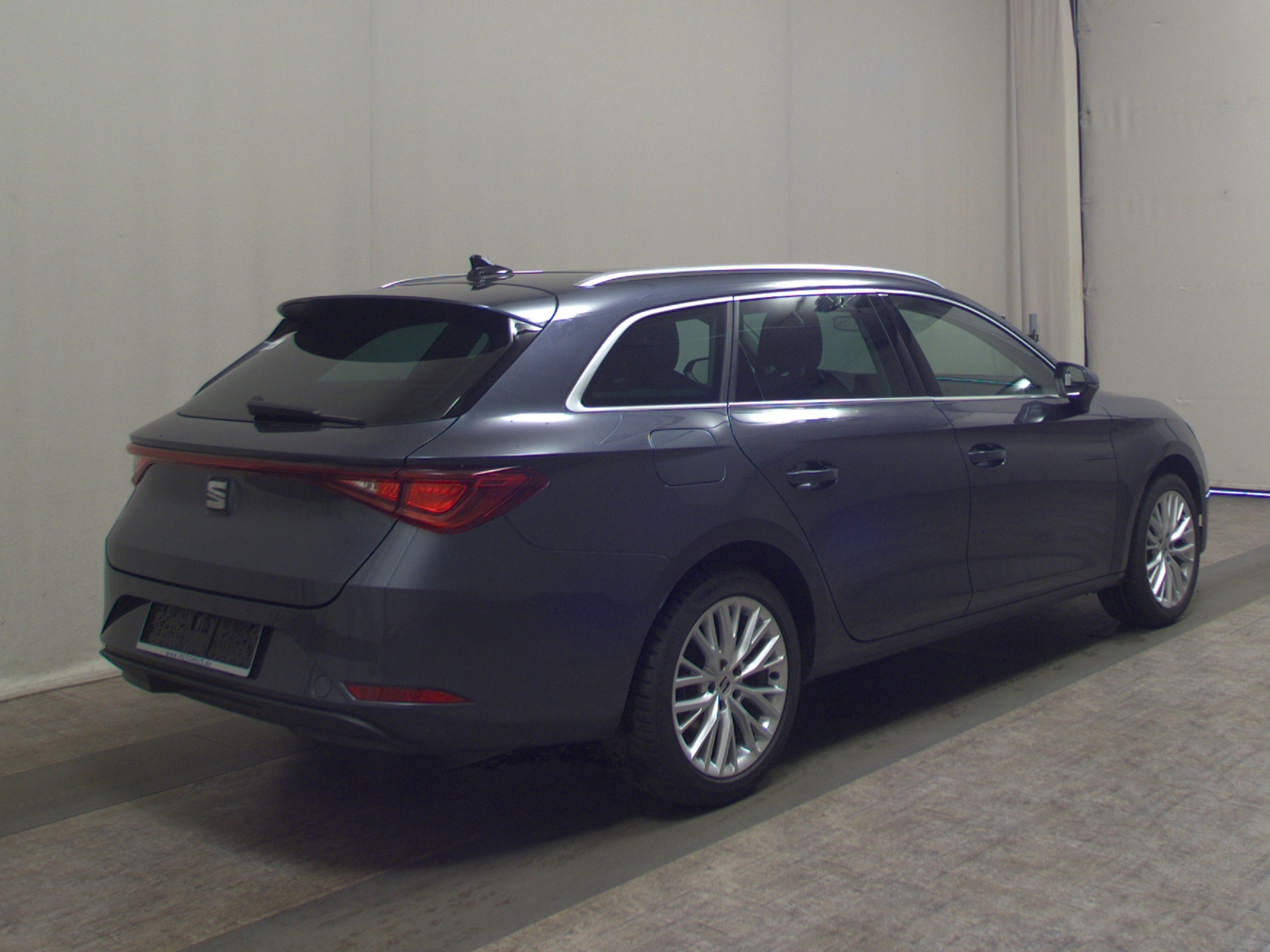 Seat Leon Sportstourer 2.0 TDI Xcellence Pano Sthzg 4