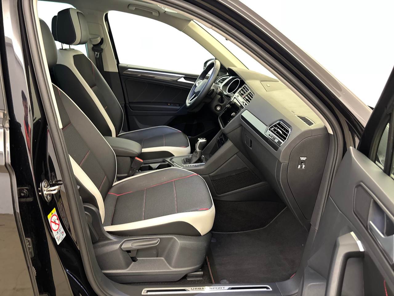 Volkswagen Tiguan 2.0 TDI T-LEDER NAVI LED PANO SHZ 7
