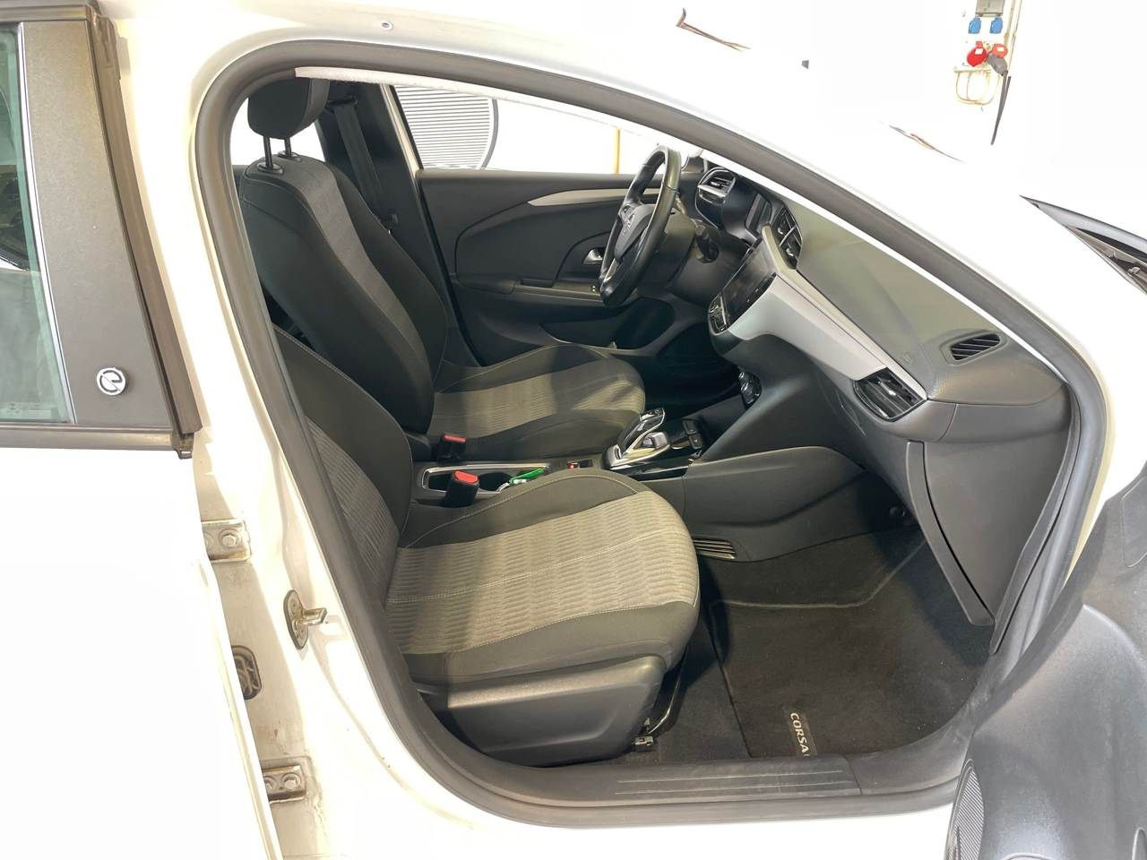 Opel Corsa-e Edition NAVI KLIMA LED RADIO MFL 6
