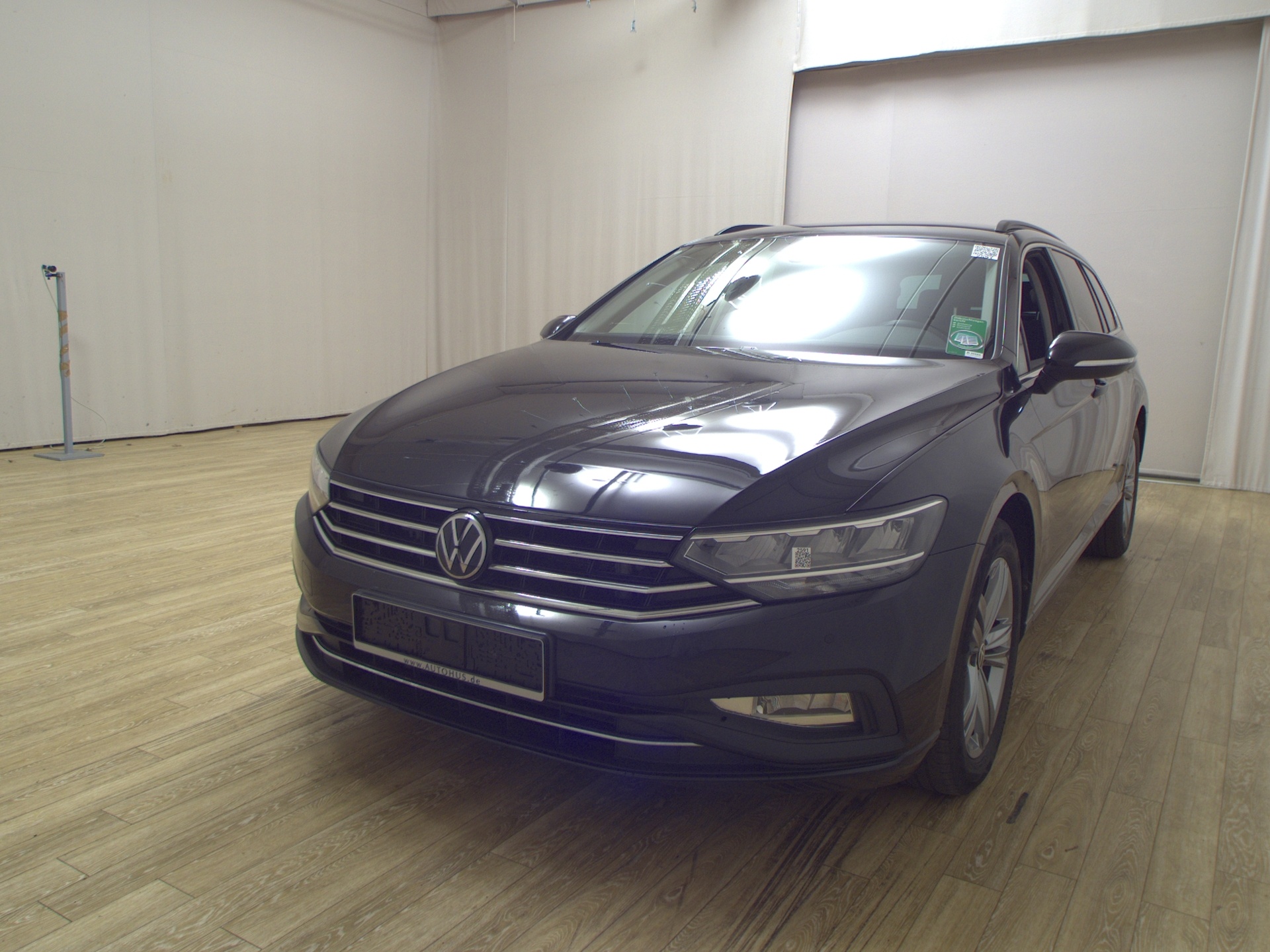 Volkswagen Passat Var. 2.0 TDI Business Navi LED AHK RFK 2