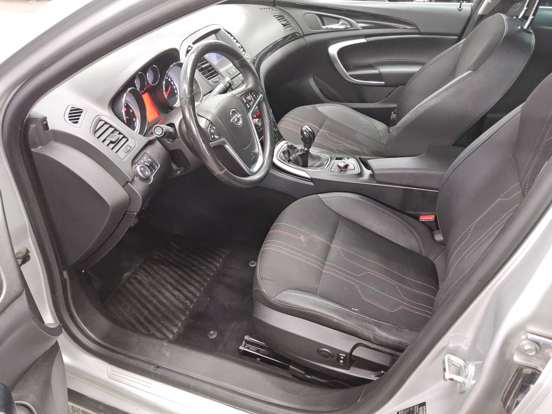 Opel Insignia 2.0 CDTI 150 Jahre Nav PDC SHZ HU 08/27 8