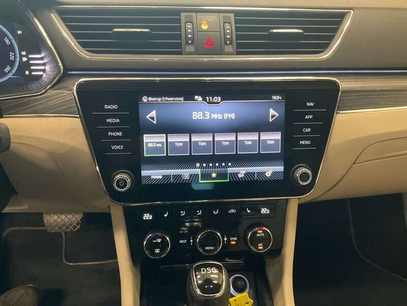 Skoda Superb Kombi 2.0 TDI Style NAVI CARPLAY ANDROID KLIMAAUT SHZ 7
