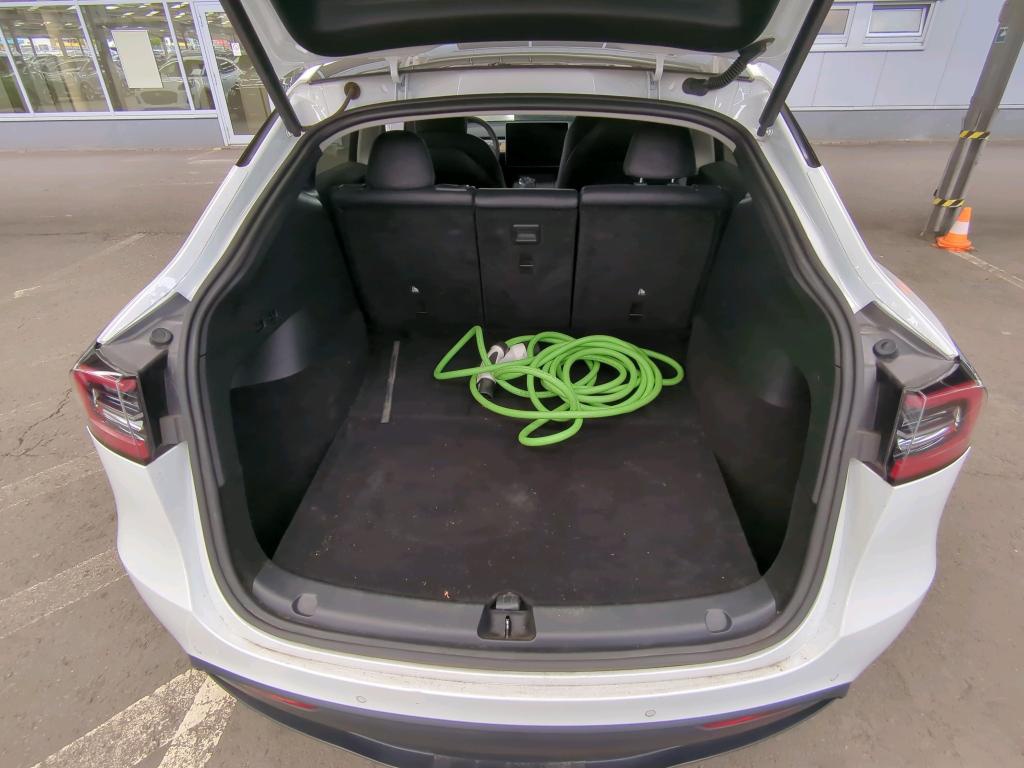 Tesla Model Y NAVI LED SHZ PANO KAMERA 11