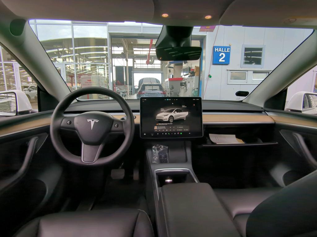 Tesla Model Y NAVI LED SHZ PANO KAMERA 5