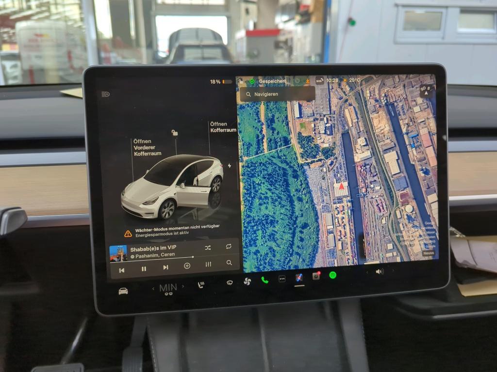 Tesla Model Y NAVI LED SHZ PANO KAMERA 9