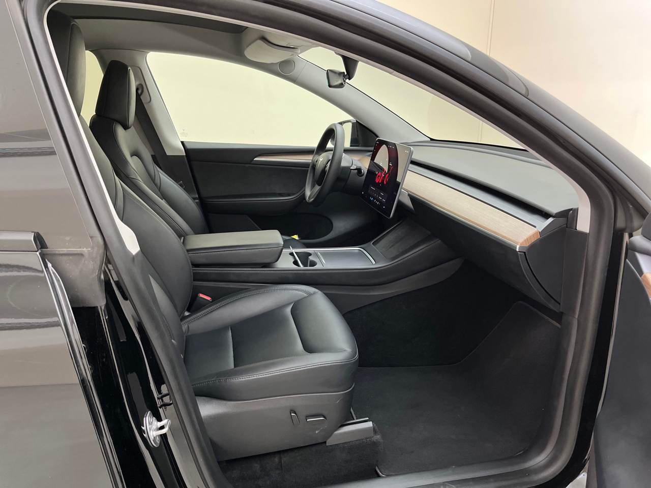Tesla Model Y Long Range AWD NAVI SHZ LED LEDER 6