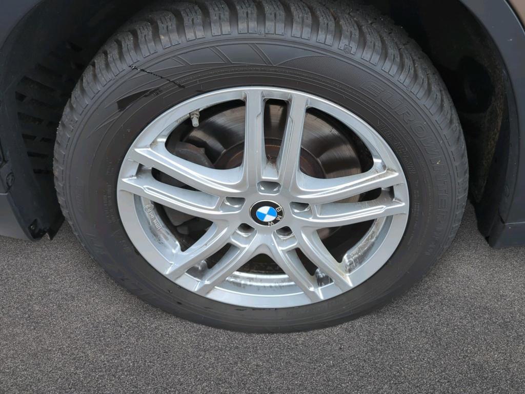 BMW X1 sDrive20i Sport-Line LED SHZ PDC LENKRADHZG PANO 12