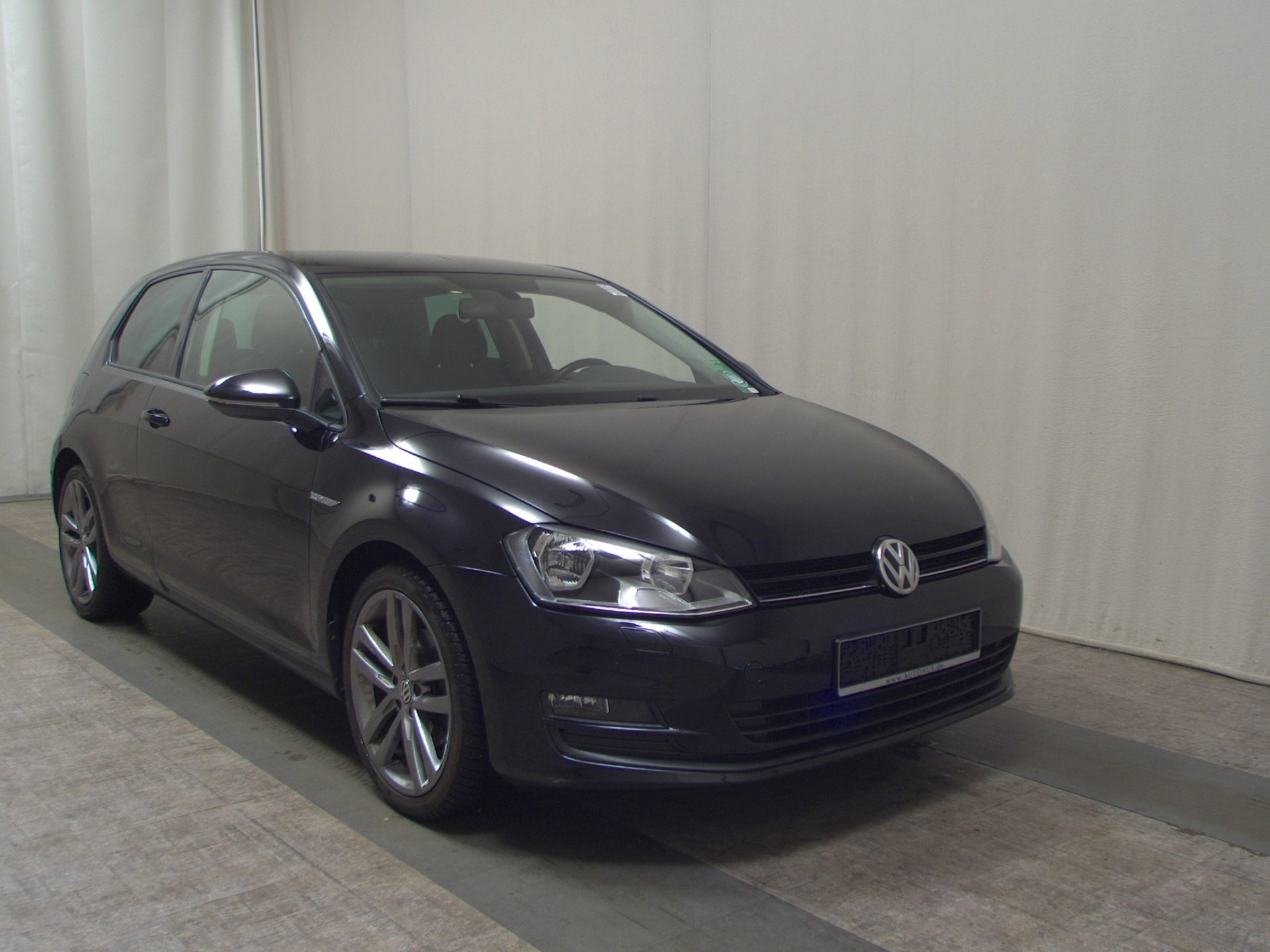 Volkswagen Golf-7 1.4 TSI Cup AHK PDC Shz AUX-IN HU 01/28 3