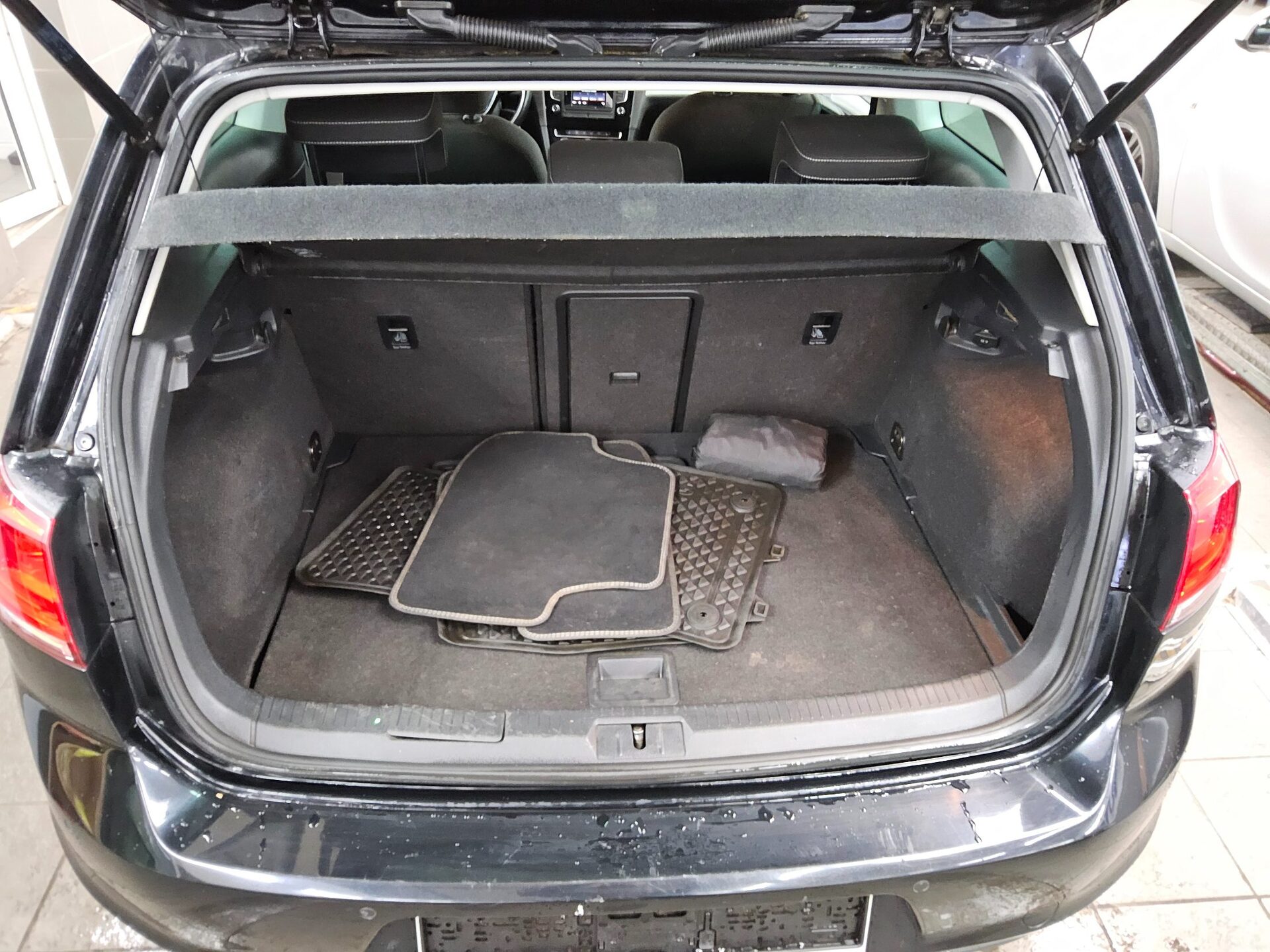 Volkswagen Golf-7 1.4 TSI Cup AHK PDC Shz AUX-IN HU 01/28 11