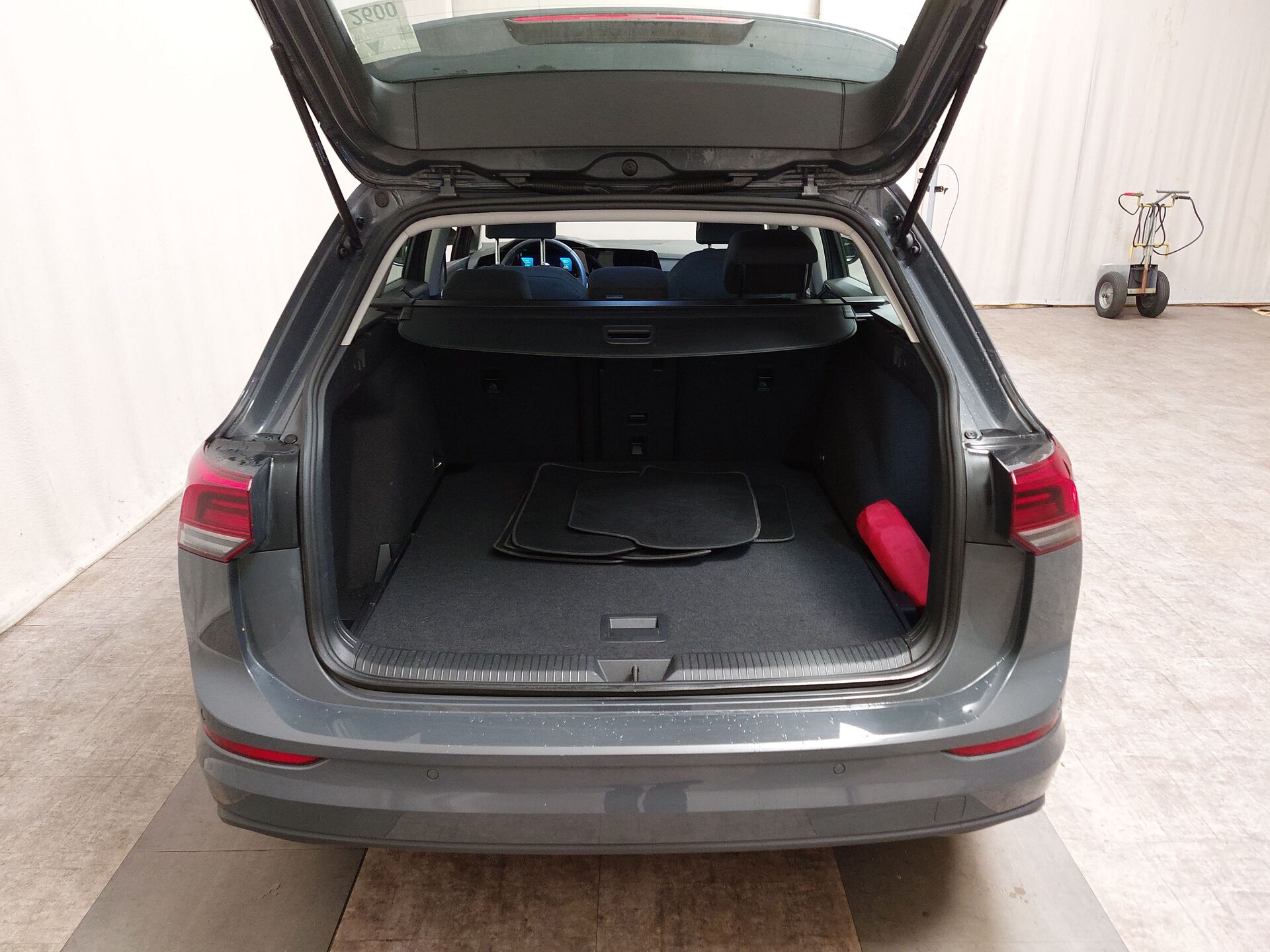 Volkswagen Golf-8 Var. 2.0 TDI Life NAVI LED ERGO&MASSAGE SHZ PDC 15
