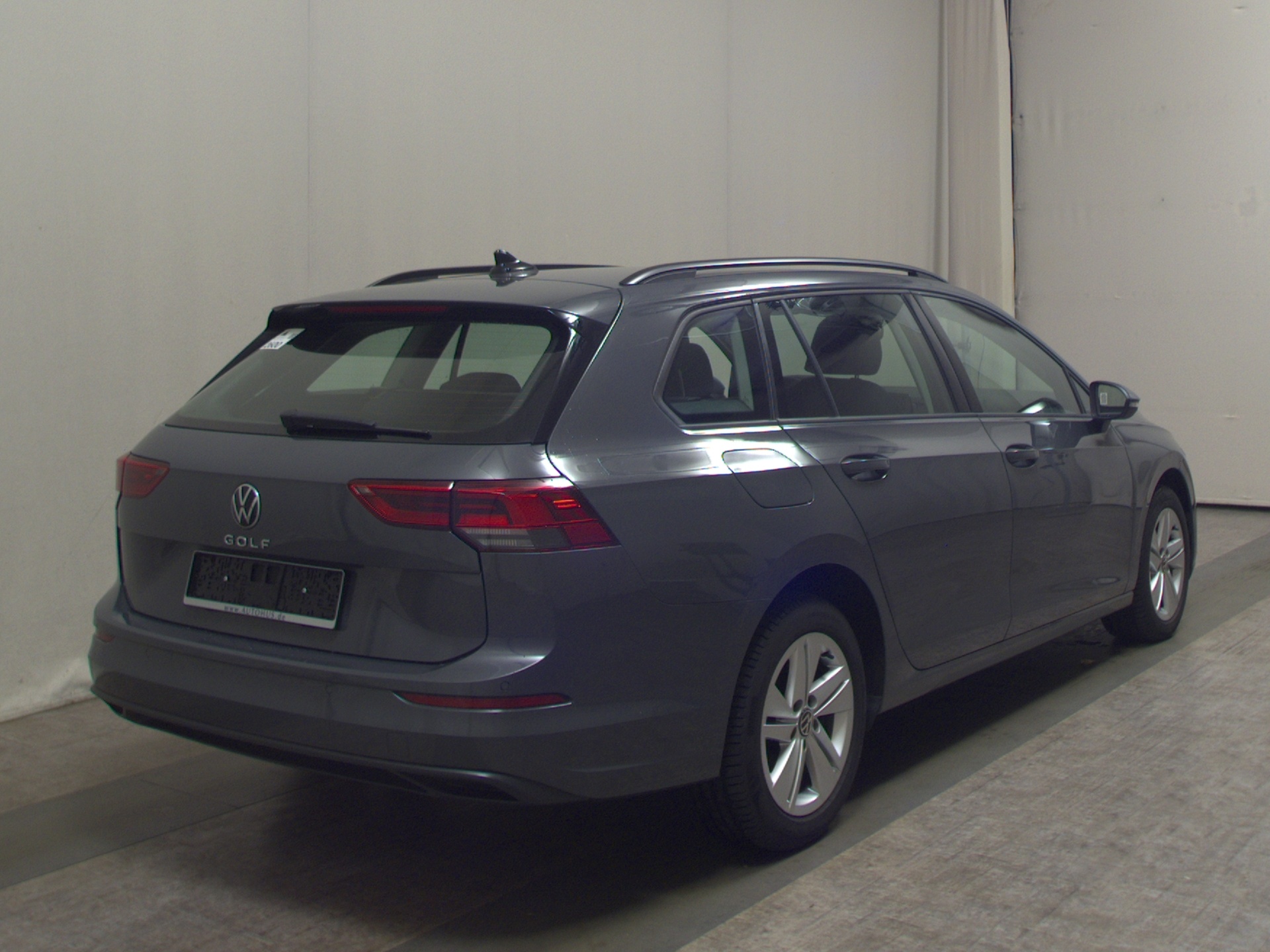 Volkswagen Golf-8 Var. 2.0 TDI Life NAVI LED ERGO&MASSAGE SHZ PDC 4