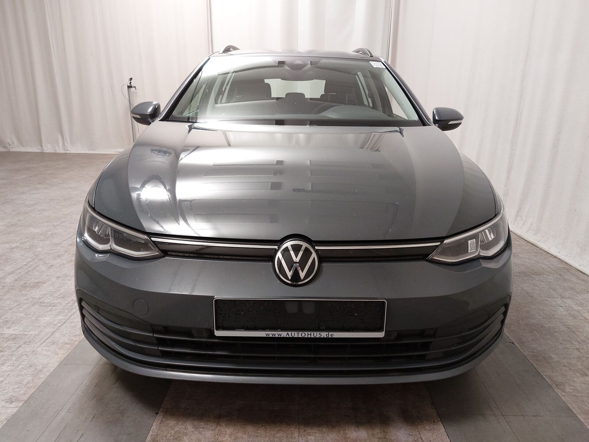 Volkswagen Golf-8 Var. 2.0 TDI Life NAVI LED ERGO&MASSAGE SHZ PDC 5