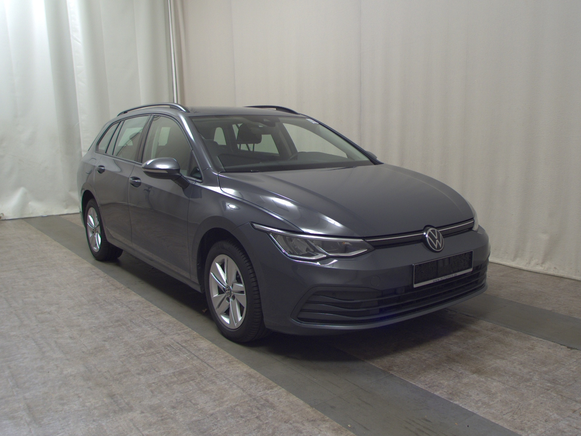 Volkswagen Golf-8 Var. 2.0 TDI Life NAVI LED ERGO&MASSAGE SHZ PDC 3