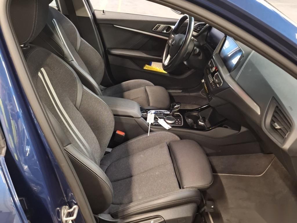 BMW 120dA xDr Sport-Line KLIMA LED SHZ PDC 6